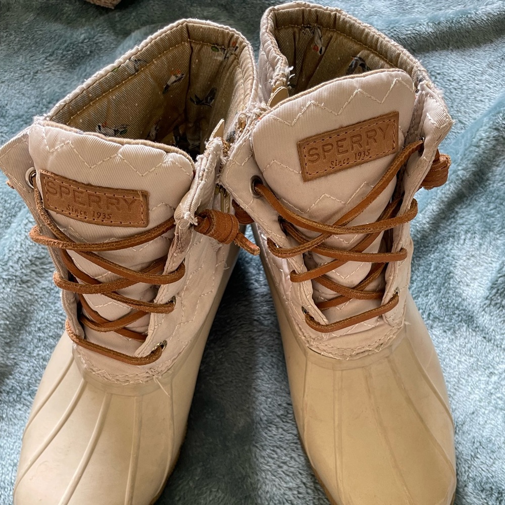 Beige Sperry Duck Boots With Duck Print On The In… - image 1